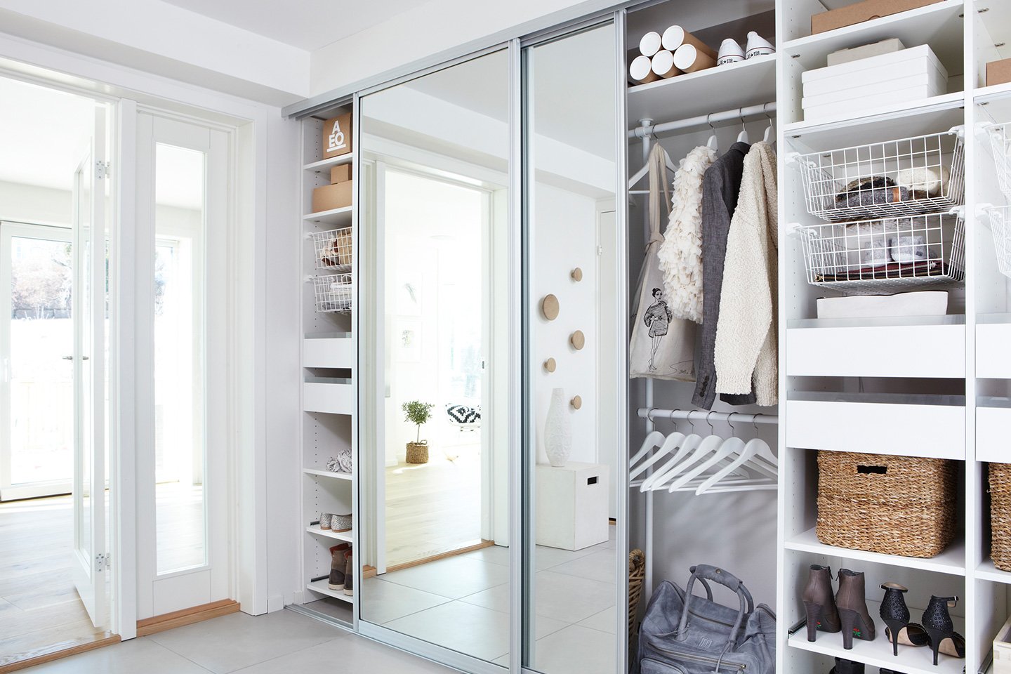 Enkel Garderobeløsning - Skap Orden i Hjemmet Ditt