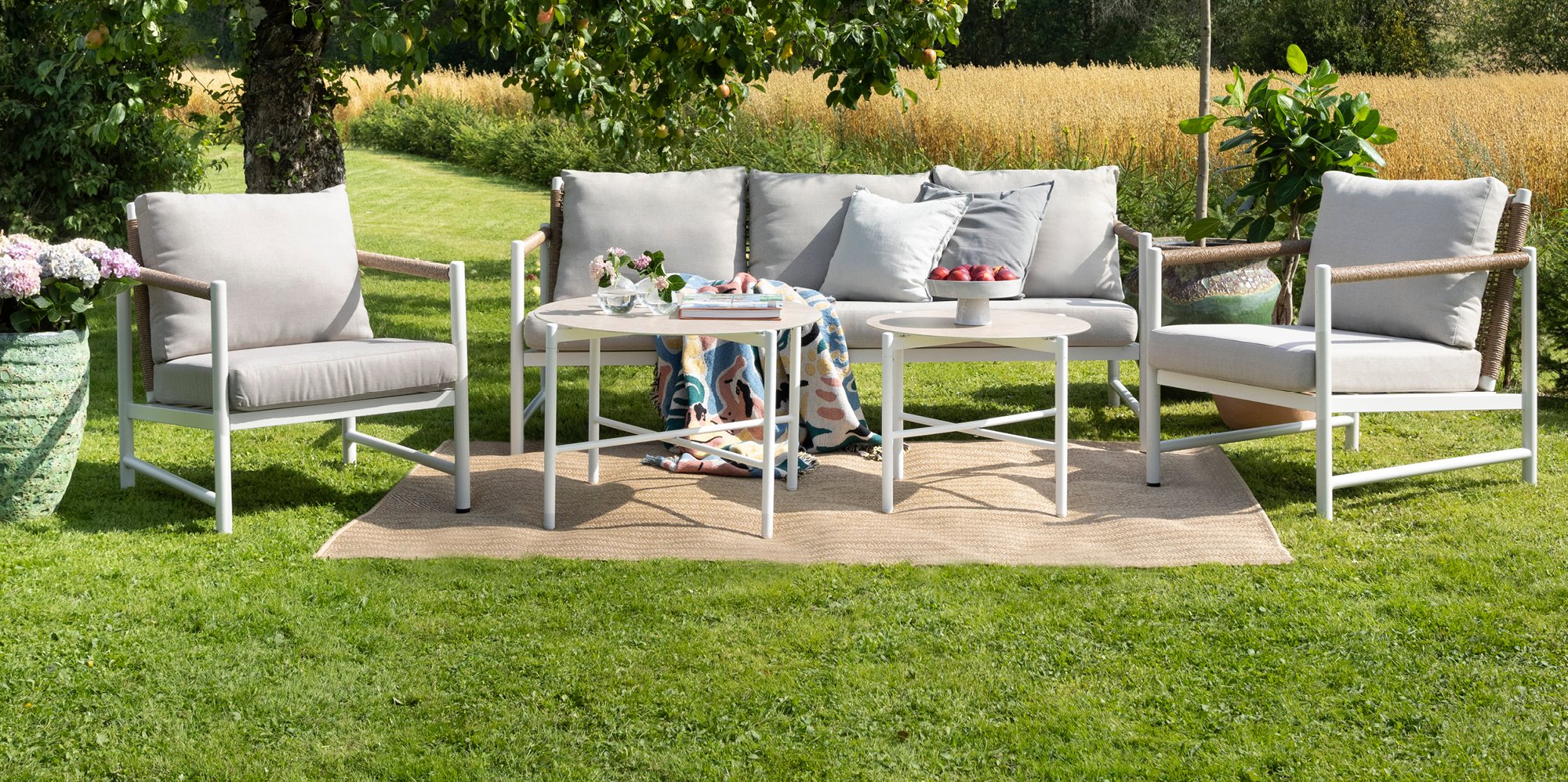 Hagestol Hvit: Din Guide til Perfekt Uteplass