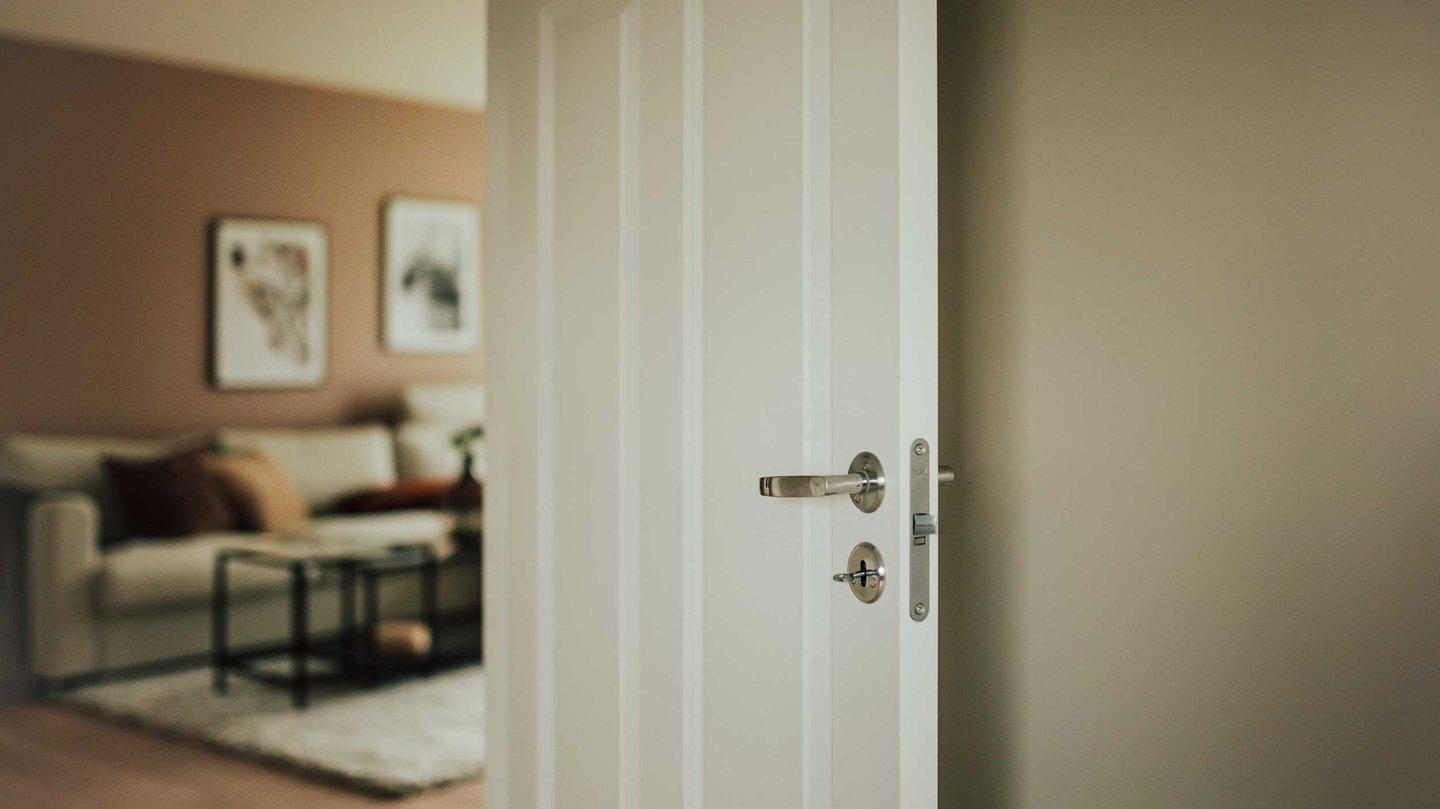 Enkelt å bytte dørblad selv!