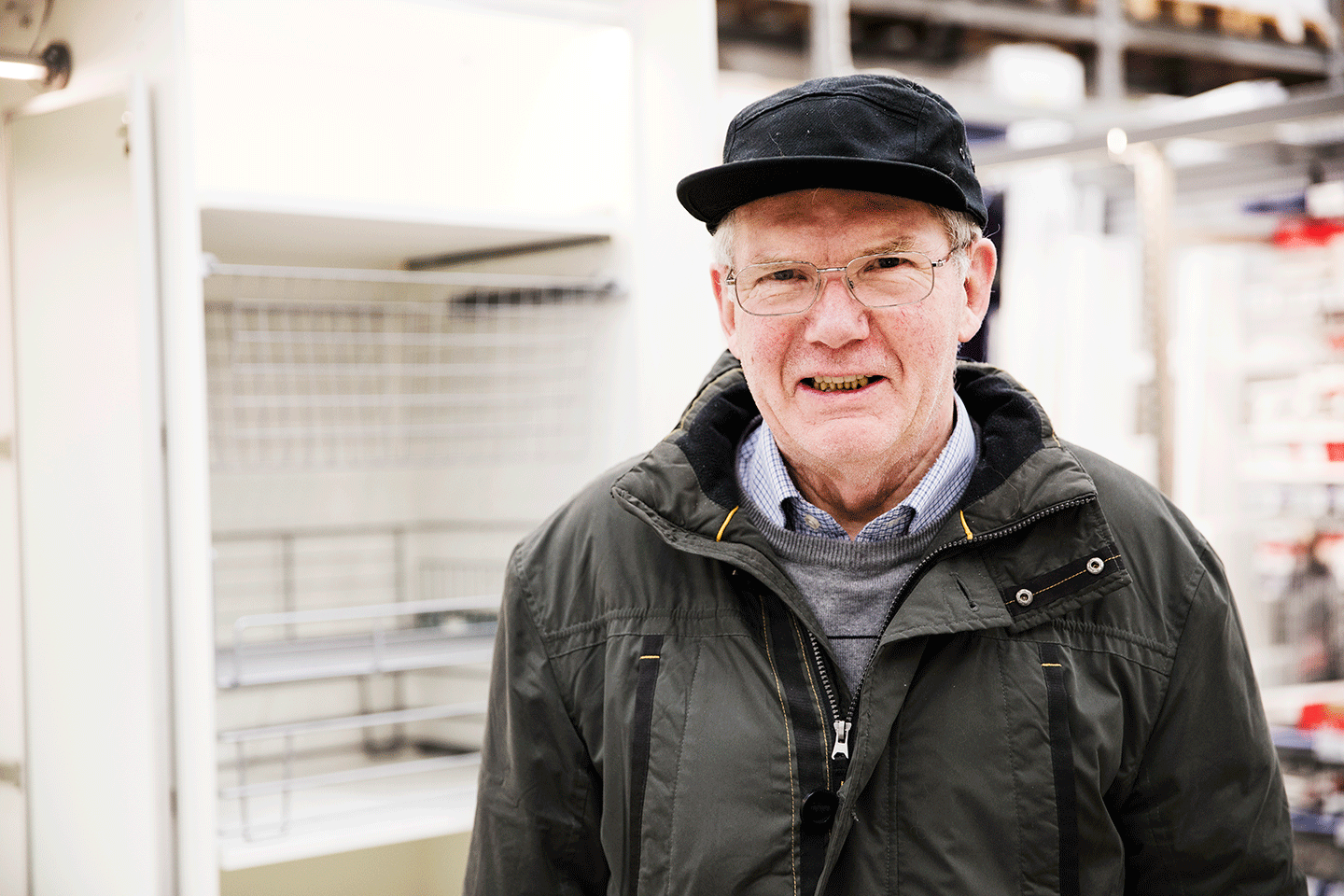 Kunde Knut i en Obs BYGG butikk