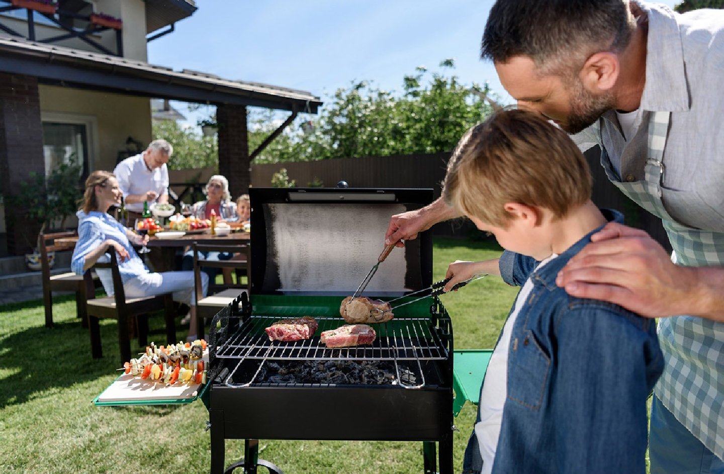 8 ting som er kjekt å ha når du griller
