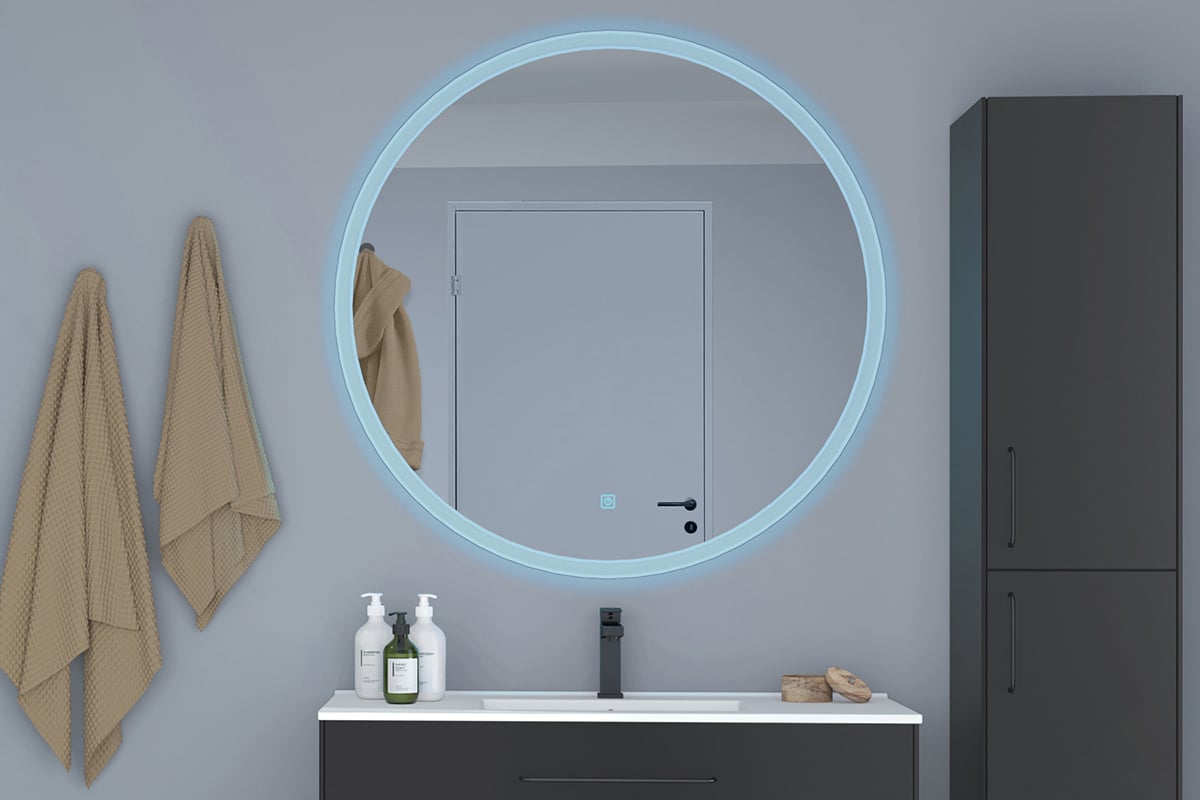 Duxa speilskap med blått lys rundt speilet.jpg