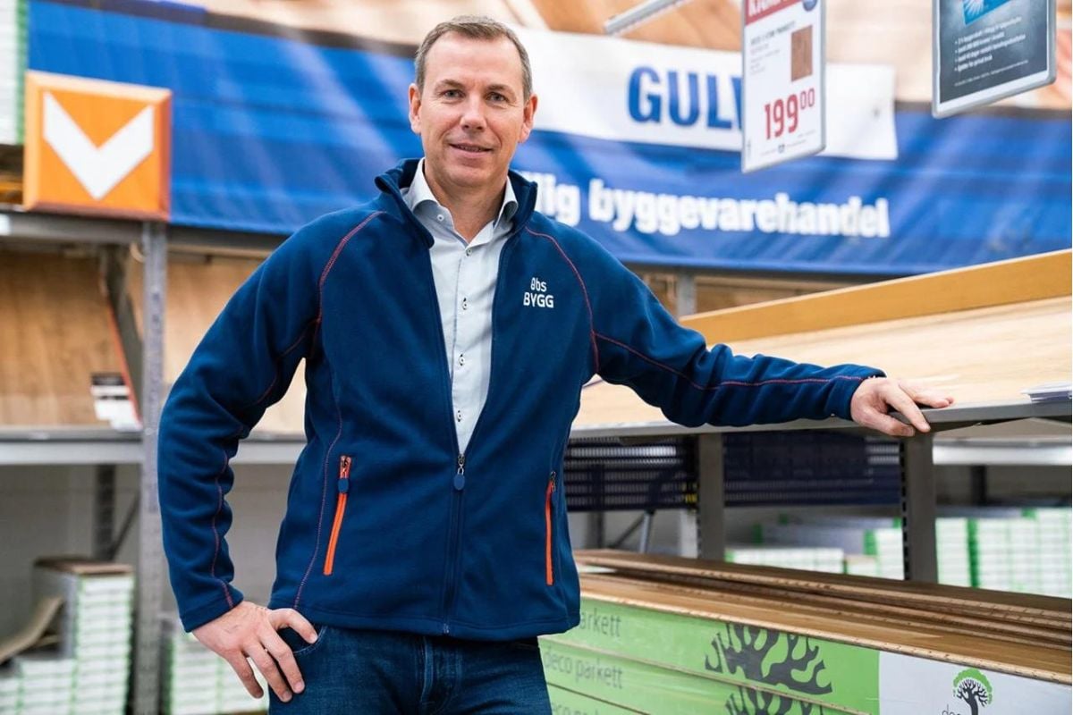 Espen Braaten i Obs BYGG butikk.jpg