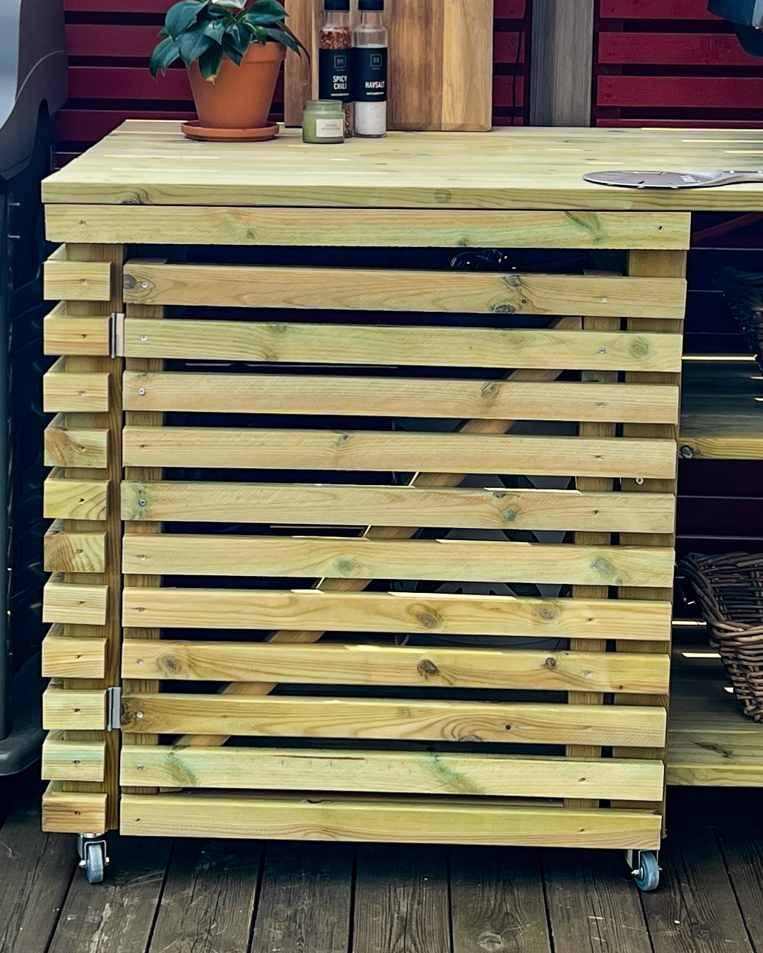 Dør til utekjøkken