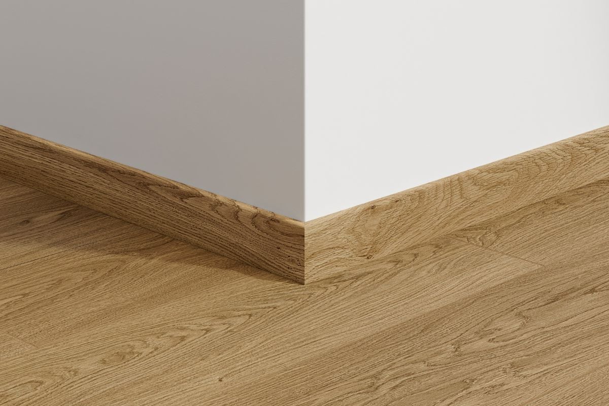 Sokkellist i samme dekor som Nordkapp-gulvet