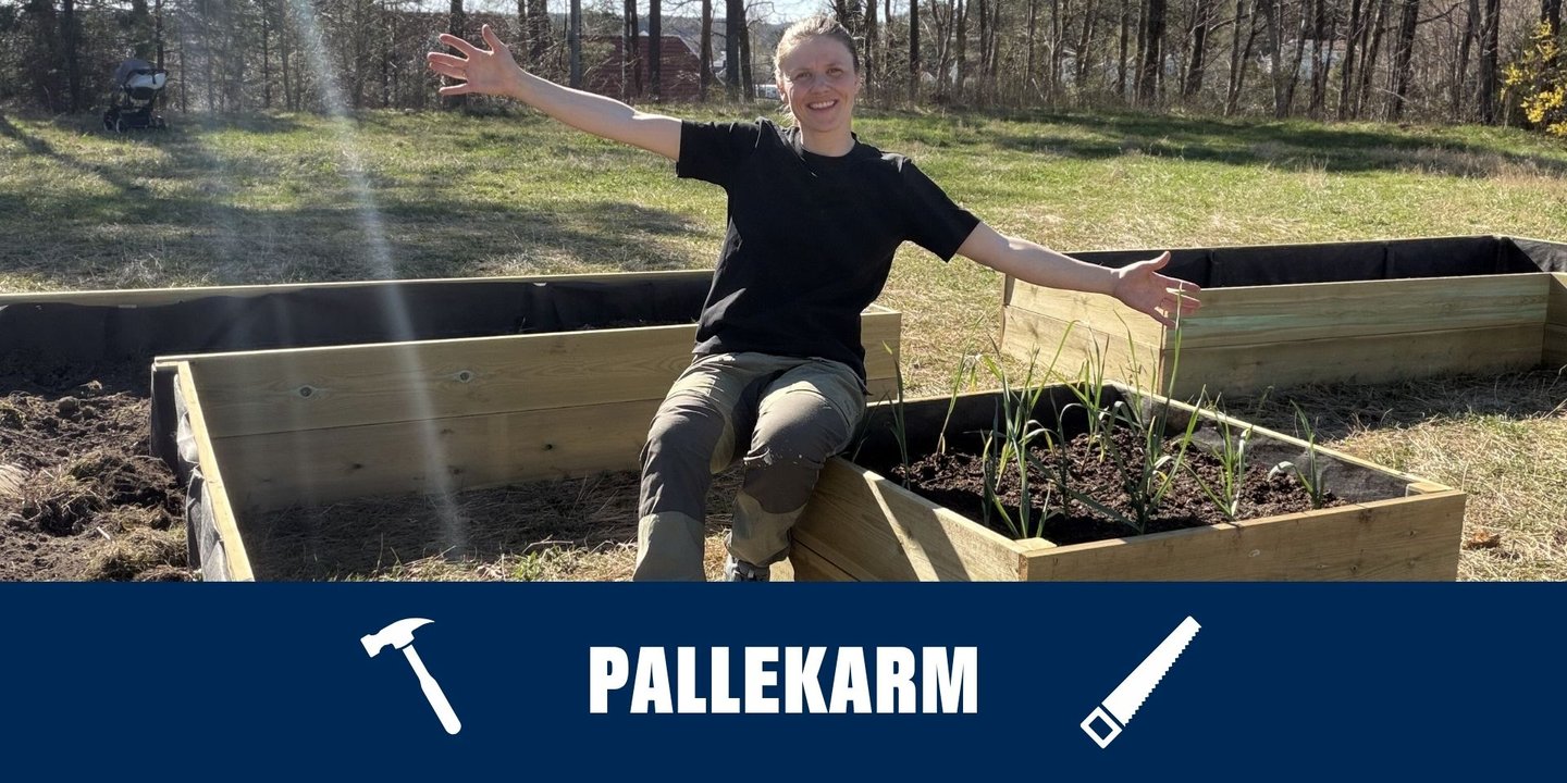 Kvinne står bak sin nybygde pallekarm og smiler, med tekst foran "Pallekarm"