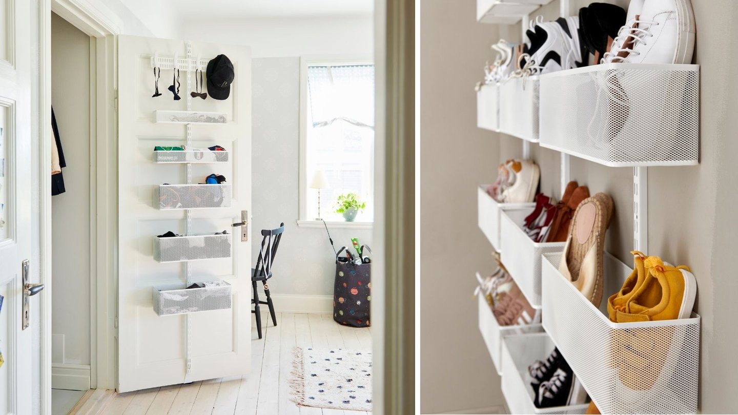 En hvit dør med et plassbesparende skostativ montert på innsiden. Flere par sko er ryddig plassert på rad langs stativet.