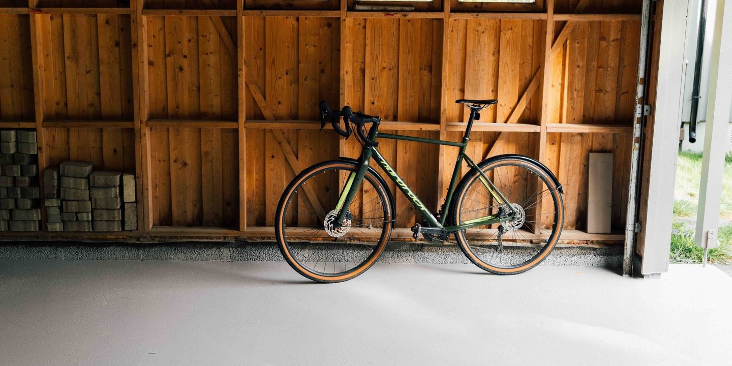 Slik legger du epoxygulv i garasjen