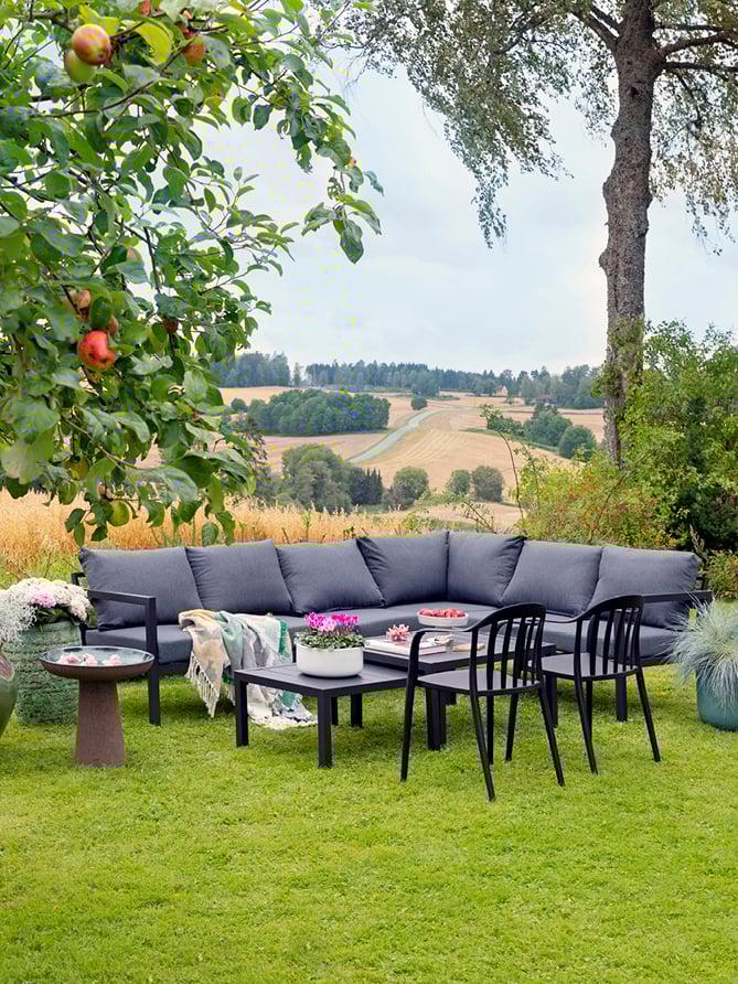 Røst sofaserie, sort med grå.