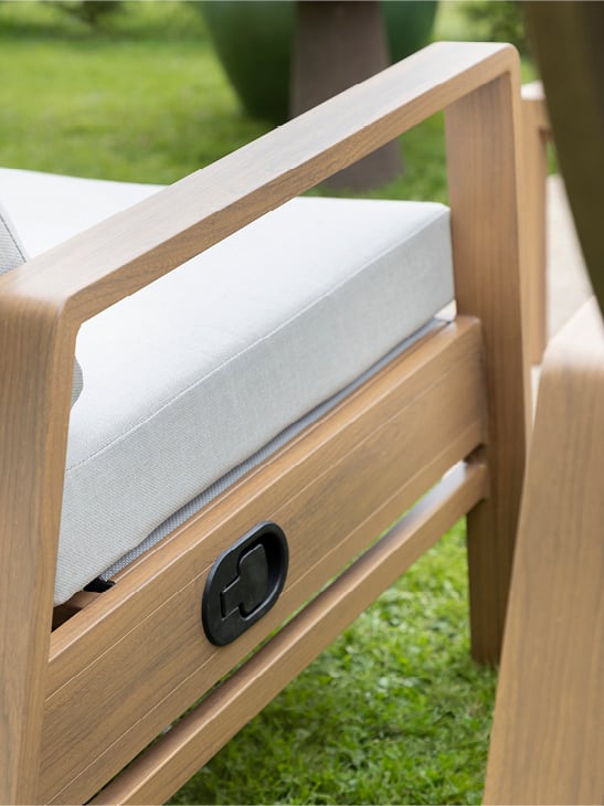 Detaljbilde av Bohem Holmen recliner terrassesett.