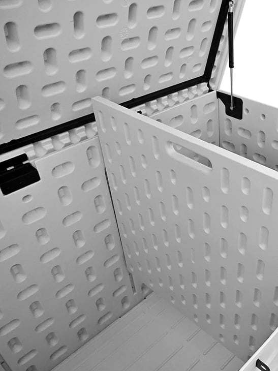 Detaljbilde av Vari putekasse i grå. 