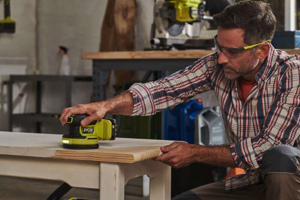 Ryobi ONE+ HP RROS18C-0 eksentersliper u/batteri