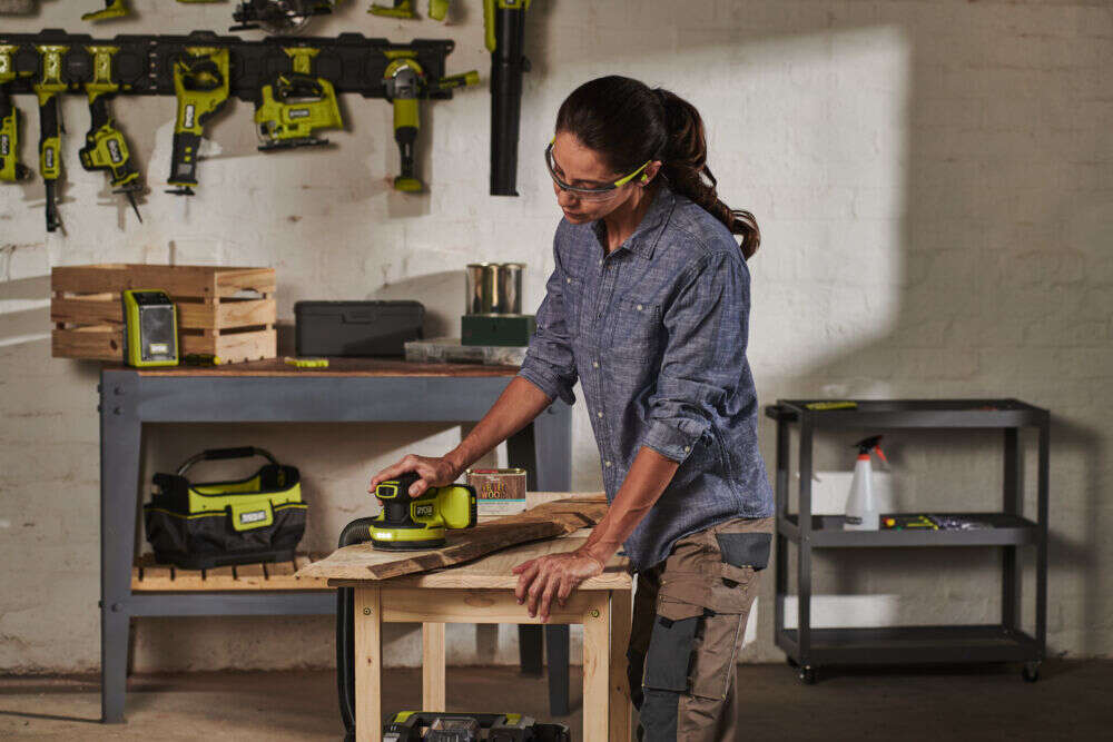 Ryobi ONE+ HP RROS18C-0 eksentersliper u/batteri