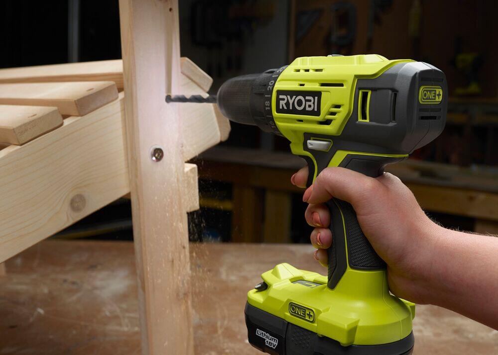 Ryobi R18DD4-1C20GA18 bor/skrutrekker m/borsett inkl. batteri og lader