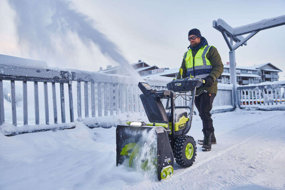 Ryobi Max Power RY36STX56A-250 snøfreser m/2 batterier