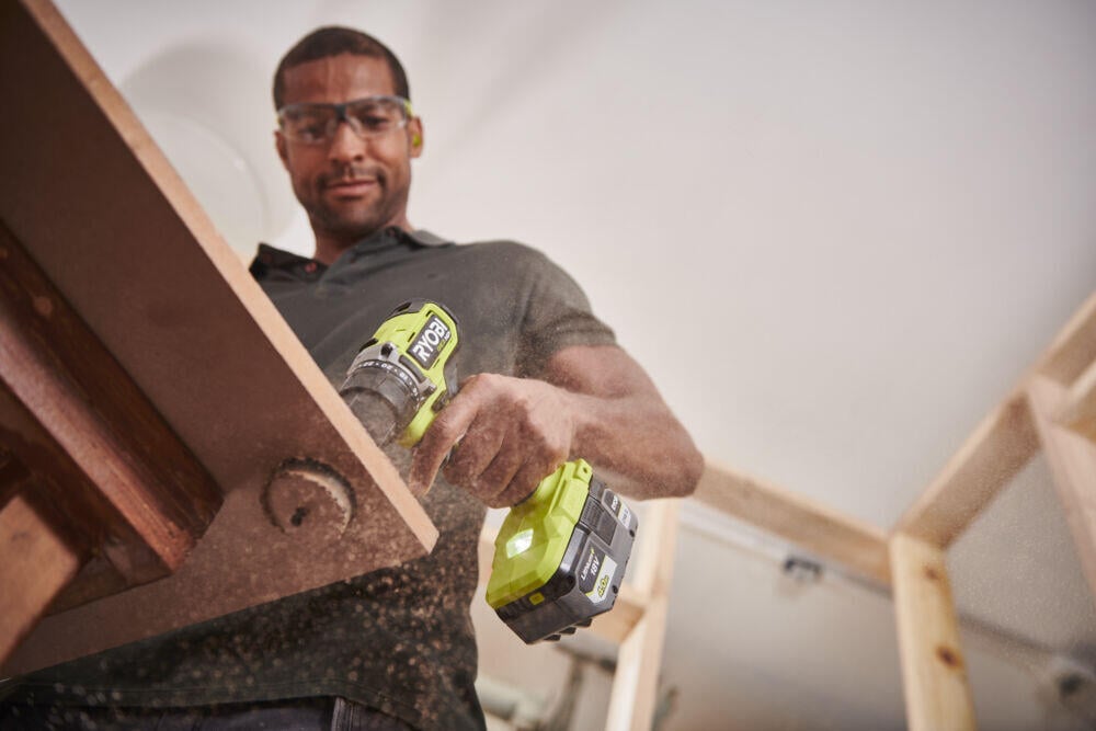 Ryobi ONE+ HP RDD18C1-2C20S Compact bor-/skrutrekker sett m/batteri