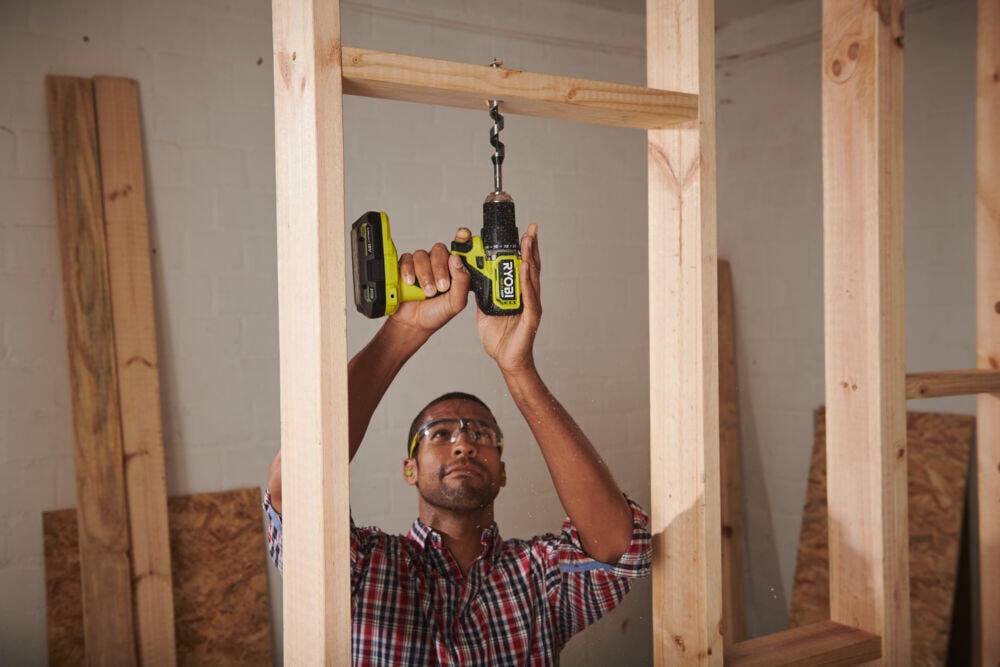 Ryobi ONE+ HP RDD18C1-2C20S Compact bor-/skrutrekker sett m/batteri