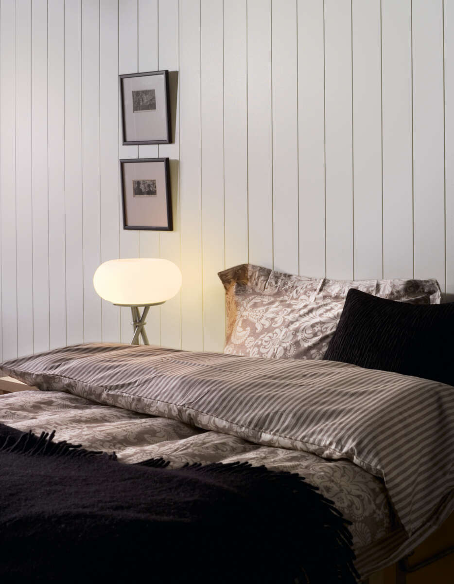 Huntonit 142x2400 V-fas panelbord hvit