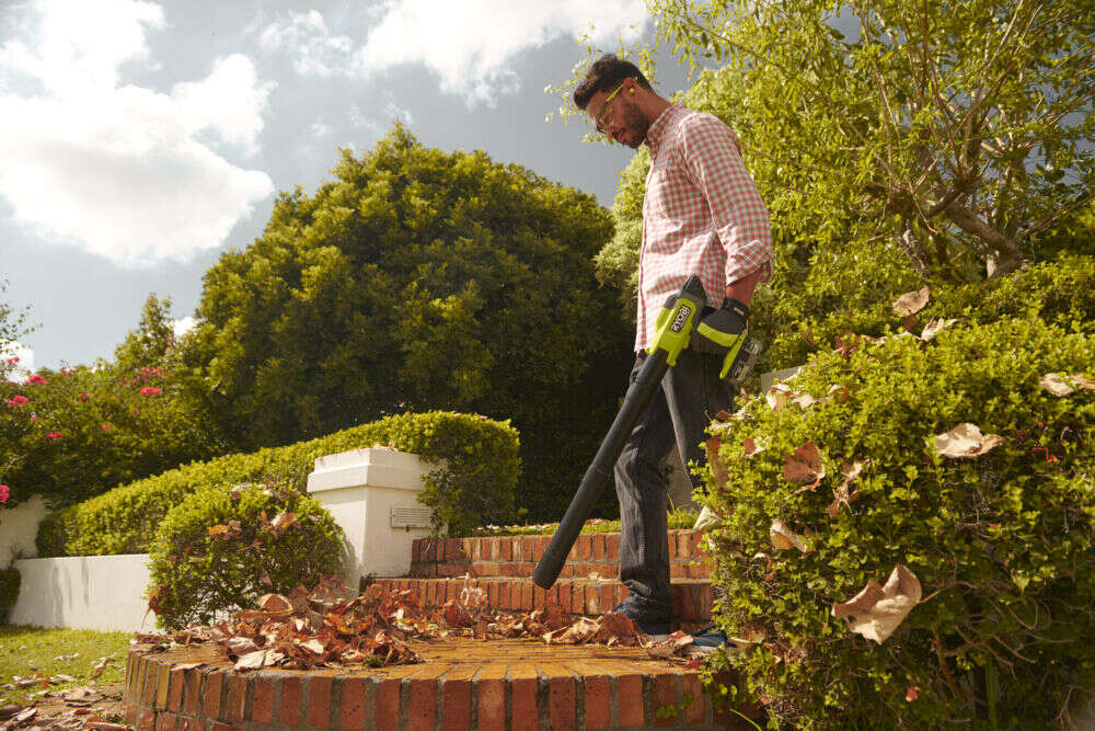 Ryobi RY18BLCXA-0 18V løv-/multiblåser u/batteri