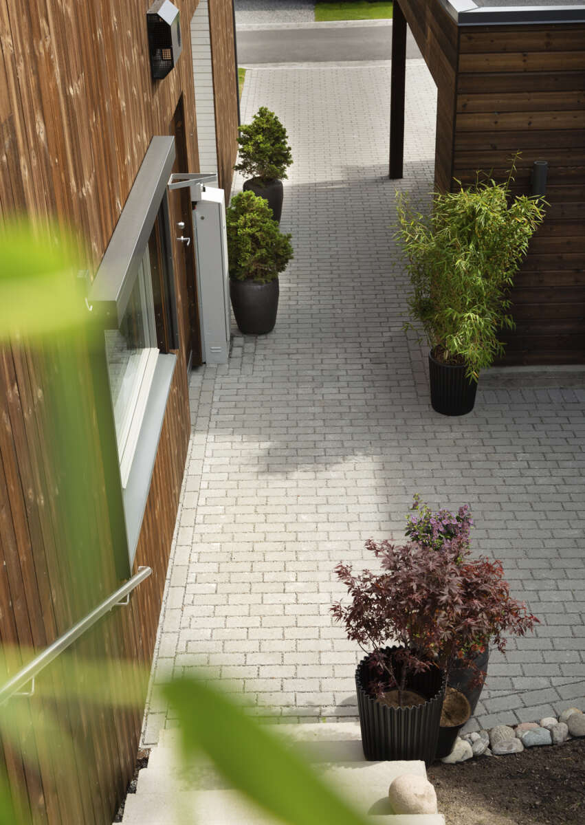 Asak Arena Dren belegningsstein