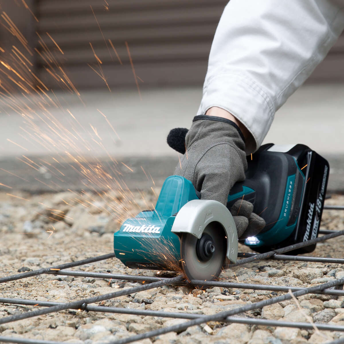 Makita DMC300 LXT® multikappmaskin