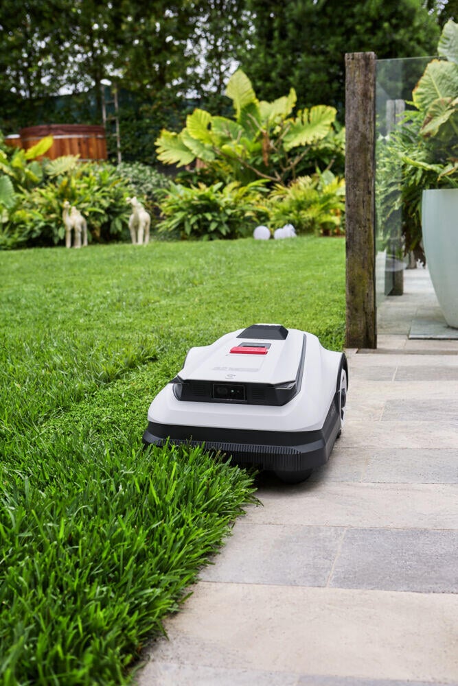 Ecovacs Goat A1-1600RTK robotklipper og Winbot W1 PRO robot vindusvasker