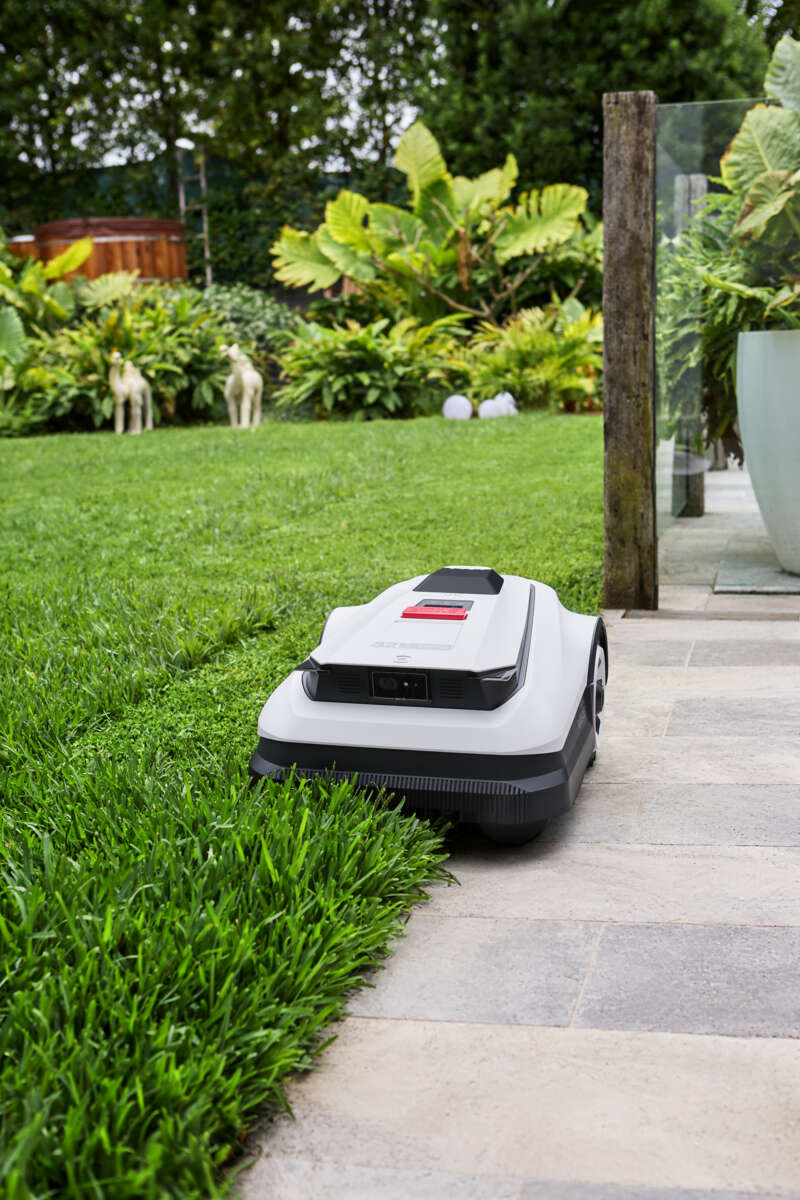 Ecovacs Goat A-1600 RTK robotklipper og Winbot W1 PRO robot vindusvasker