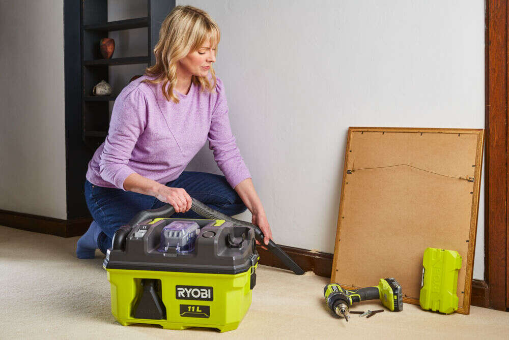 Ryobi RV1811-0 våt- og tørrstøvsuger 18V u/batteri