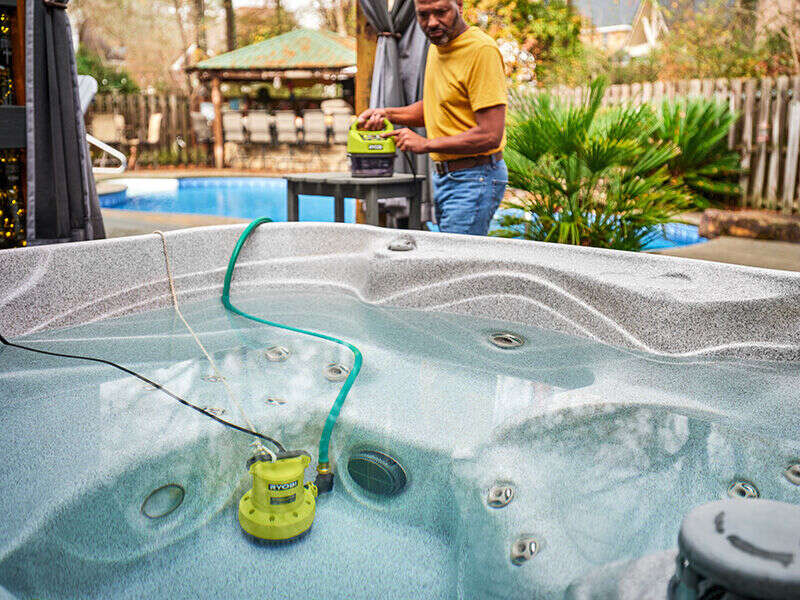 Ryobi RY18SPA-0 18V nedsenkbar vannpumpe