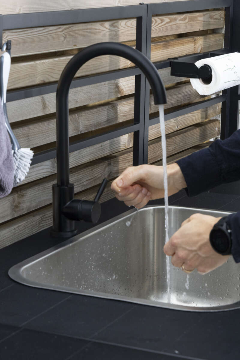 FCC utekjøkken modul 5 hylleseksjon m/vask og kran