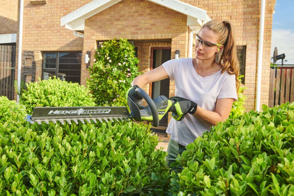 Ryobi ONE+ RY18HT45A-125 hekksaks m/batteri