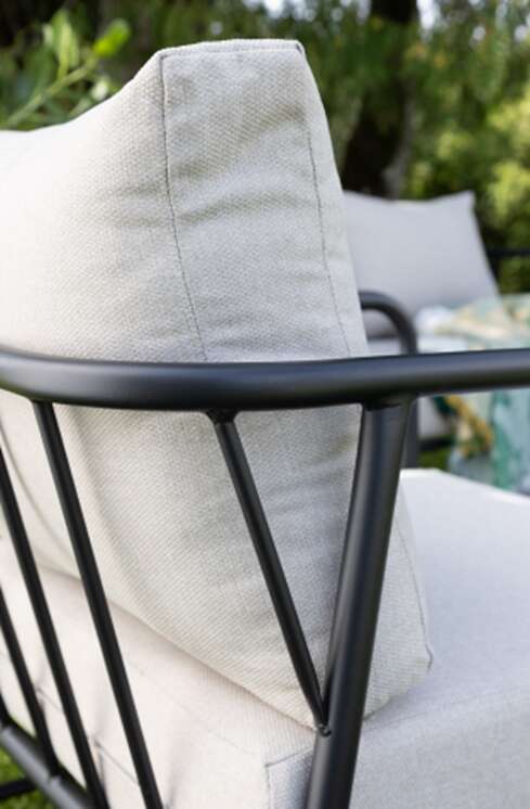 Brevik sofagruppe sort og beige putetrekk