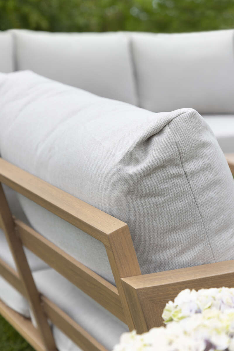 Røst hjørnegruppe teak og beige impregnerte putetrekk