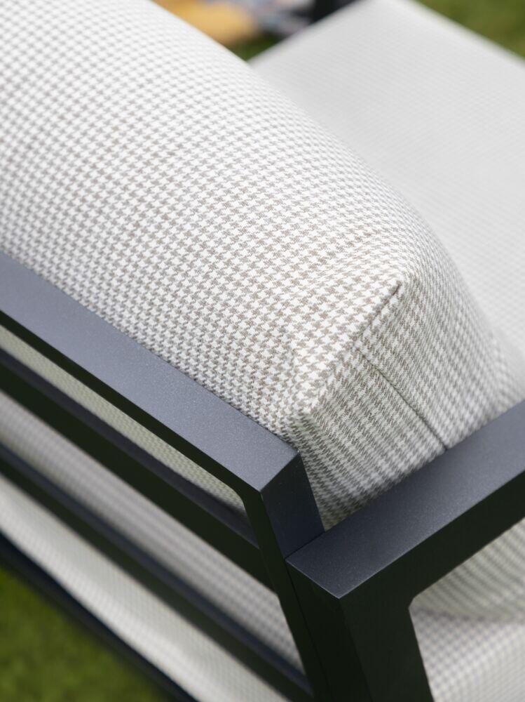 Røst hjørnegruppe sort og rutet beige vanntette putetrekk