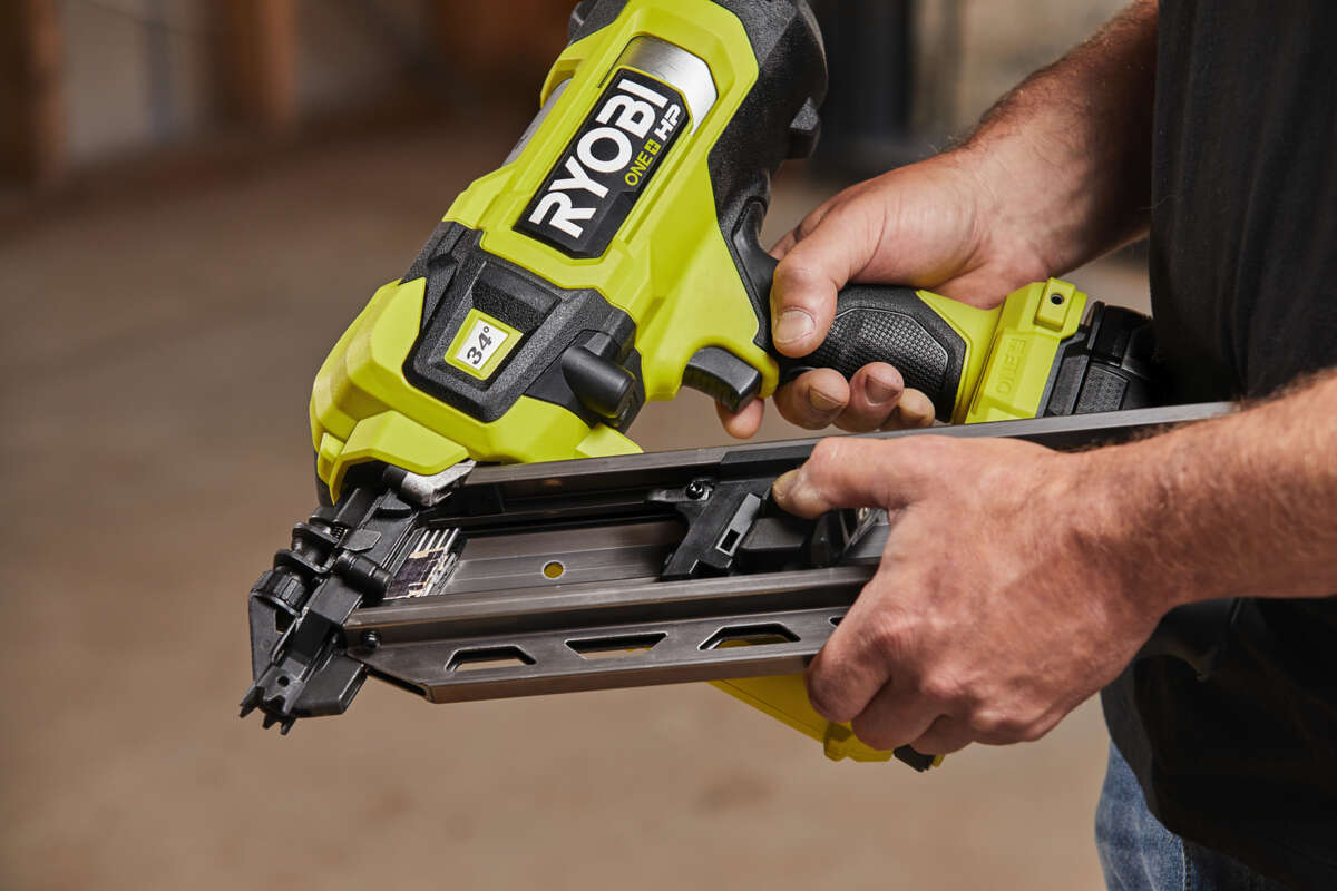 Ryobi ONE+ HP RFN1834X-0 spikerpistol u/batteri