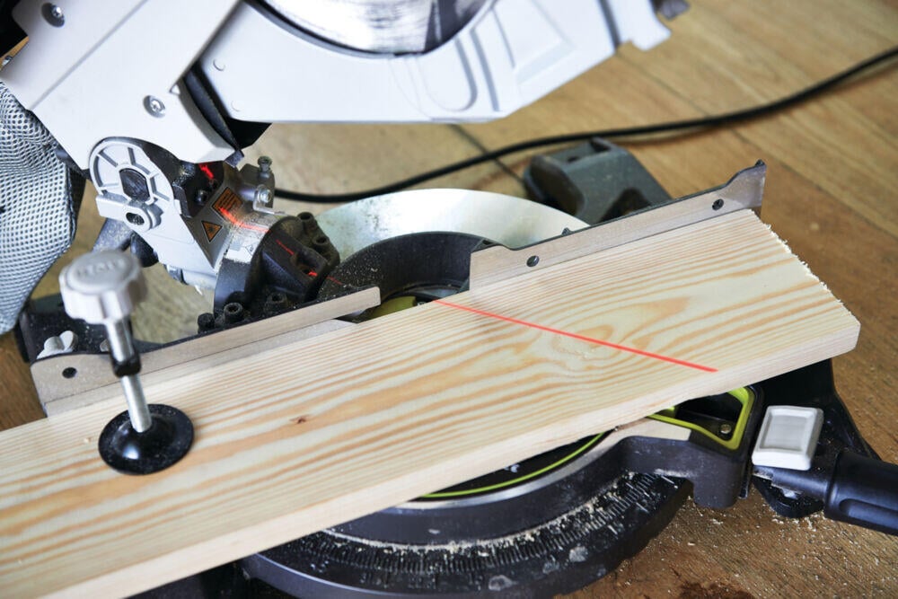 Ryobi RTMS1800-G 1800W bord/gjærsag