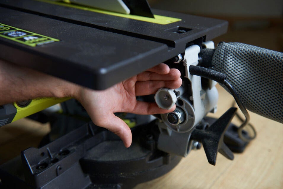 Ryobi RTMS1800-G 1800W bord/gjærsag