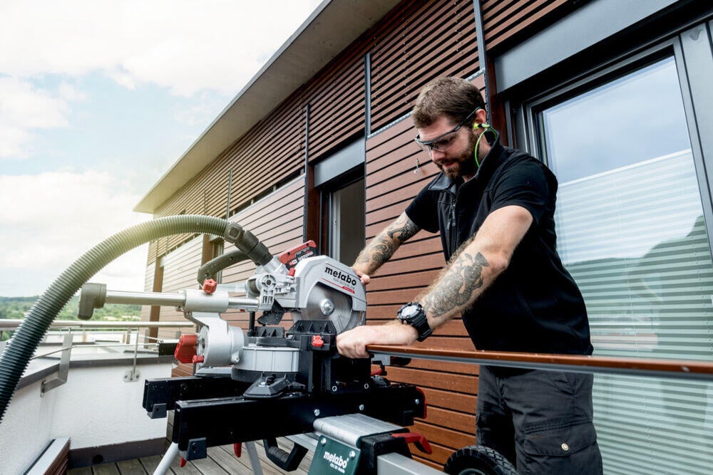 Metabo KGS 18 LTX BL 216 kapp- og gjæringssag m/batteri
