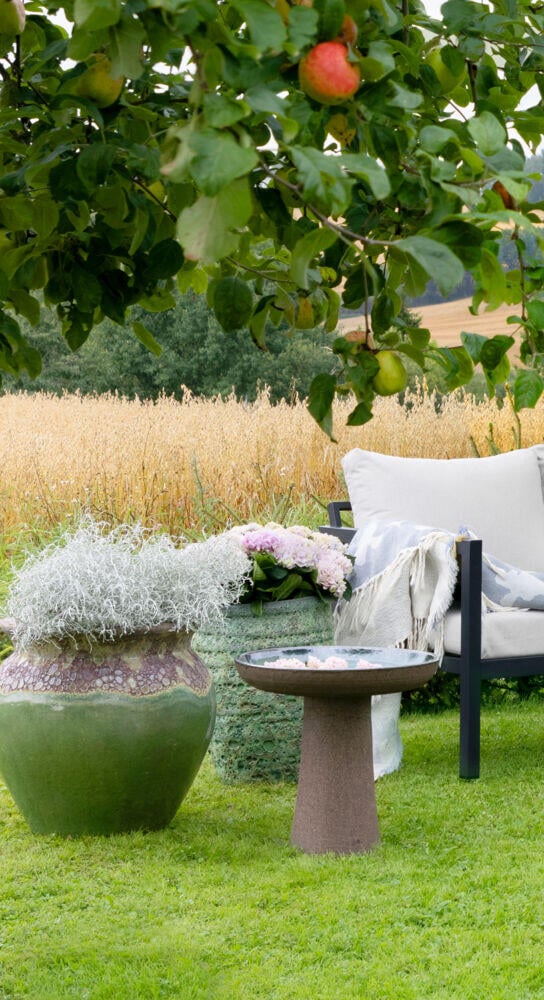 Røst sofagruppe sort og beige impregnerte putetrekk