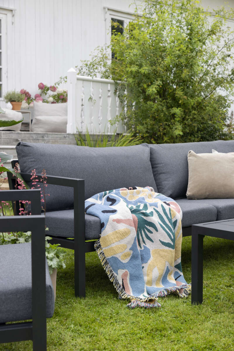 Røst sofagruppe sort og mørk grå impregnerte putetrekk