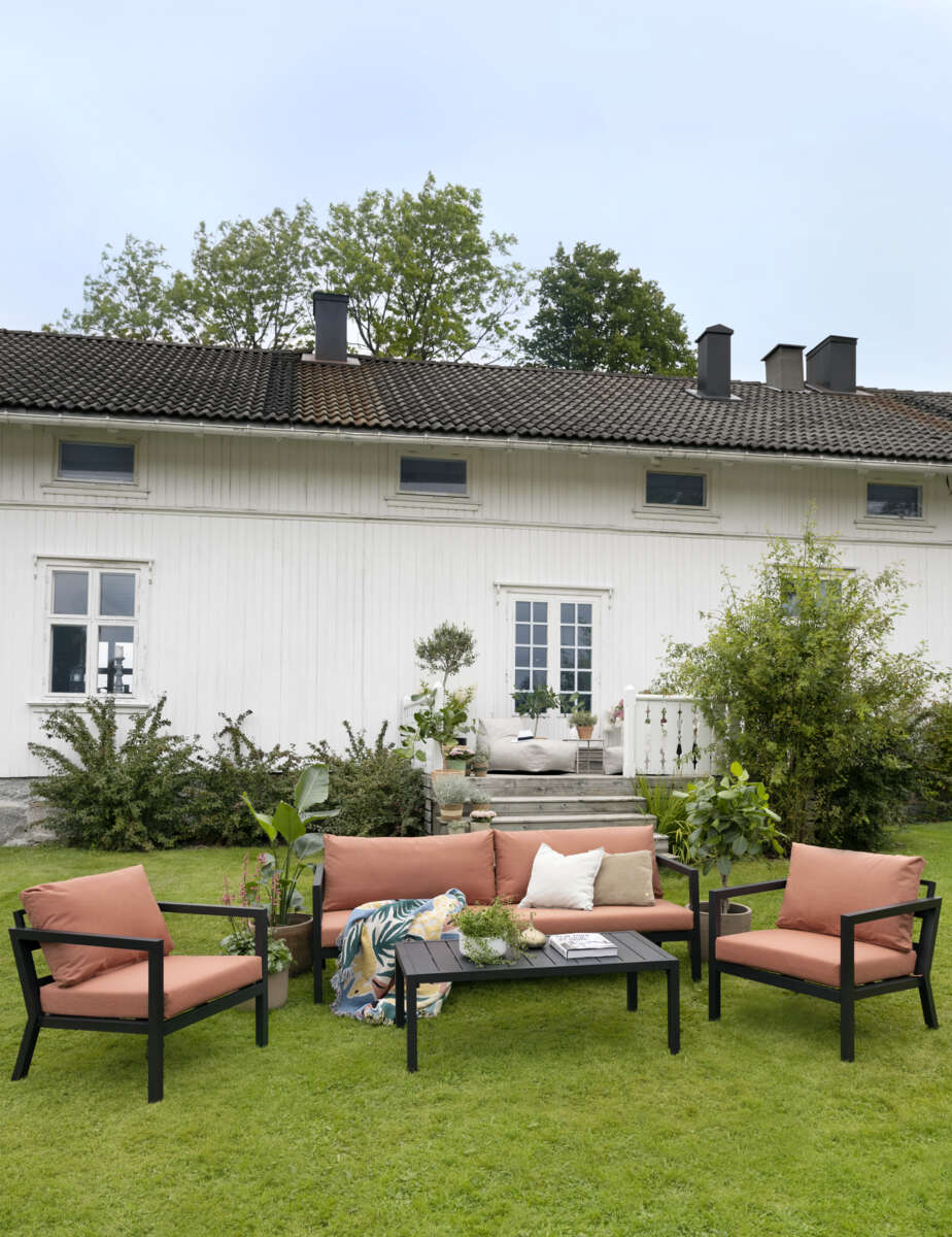 Røst sofagruppe sort og rust vanntette putetrekk