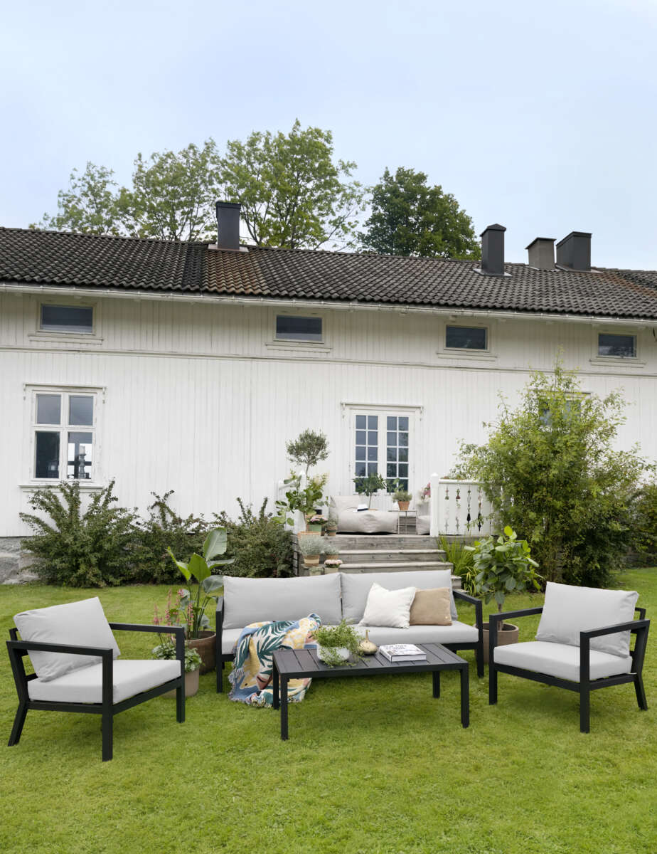 Røst sofagruppe sort og lys grå vanntette putetrekk