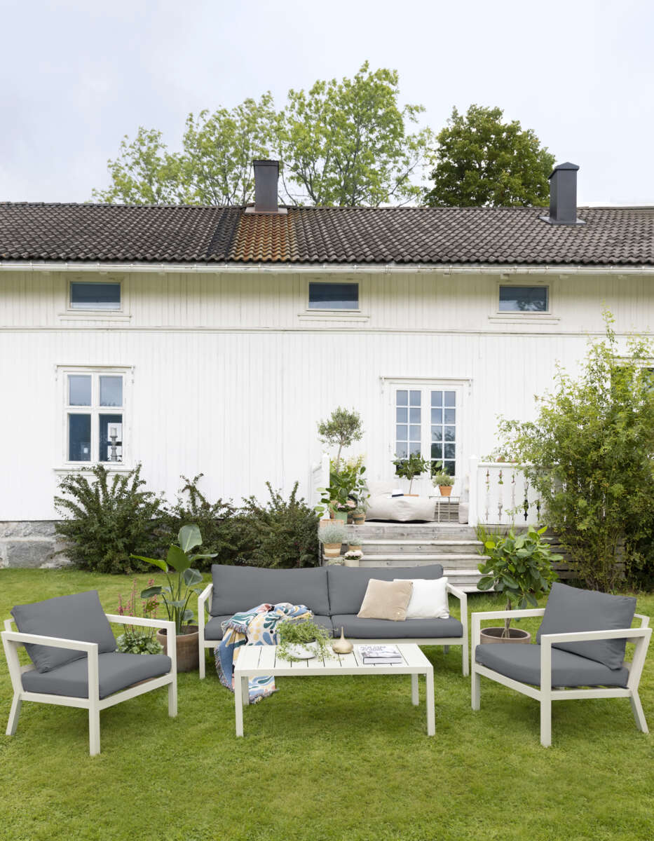 Røst sofagruppe kalk og mørk grå vanntette putetrekk