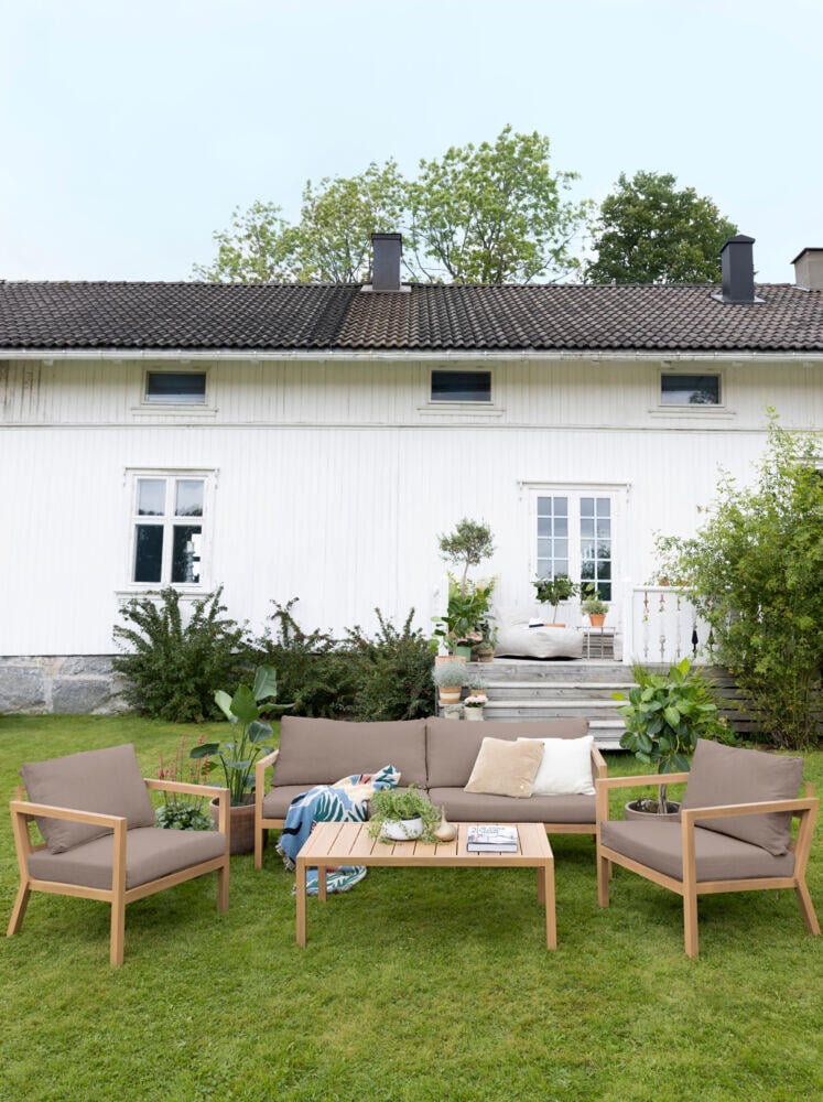 Røst sofagruppe teak og brune vanntette putetrekk