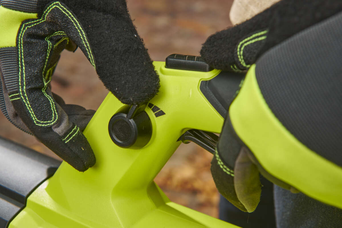 Ryobi ONE+ HP RY18BLXD Whisper løvblåser u/batteri