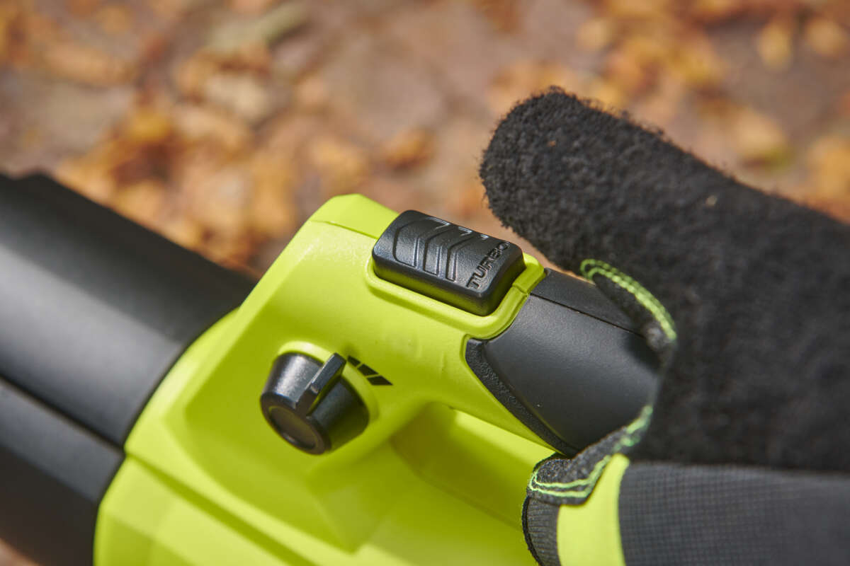 Ryobi ONE+ HP RY18BLXD Whisper løvblåser u/batteri