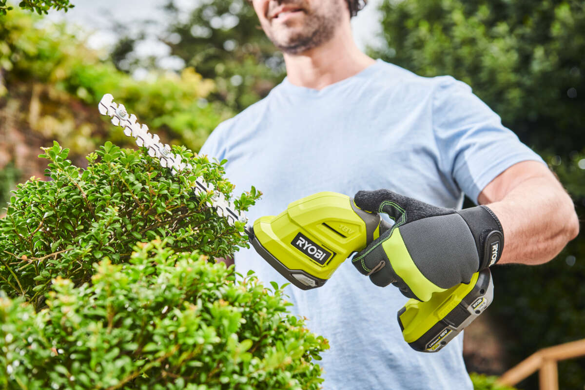 Ryobi RY18GSA-0 2-i-1 gress-/busksaks u/batteri