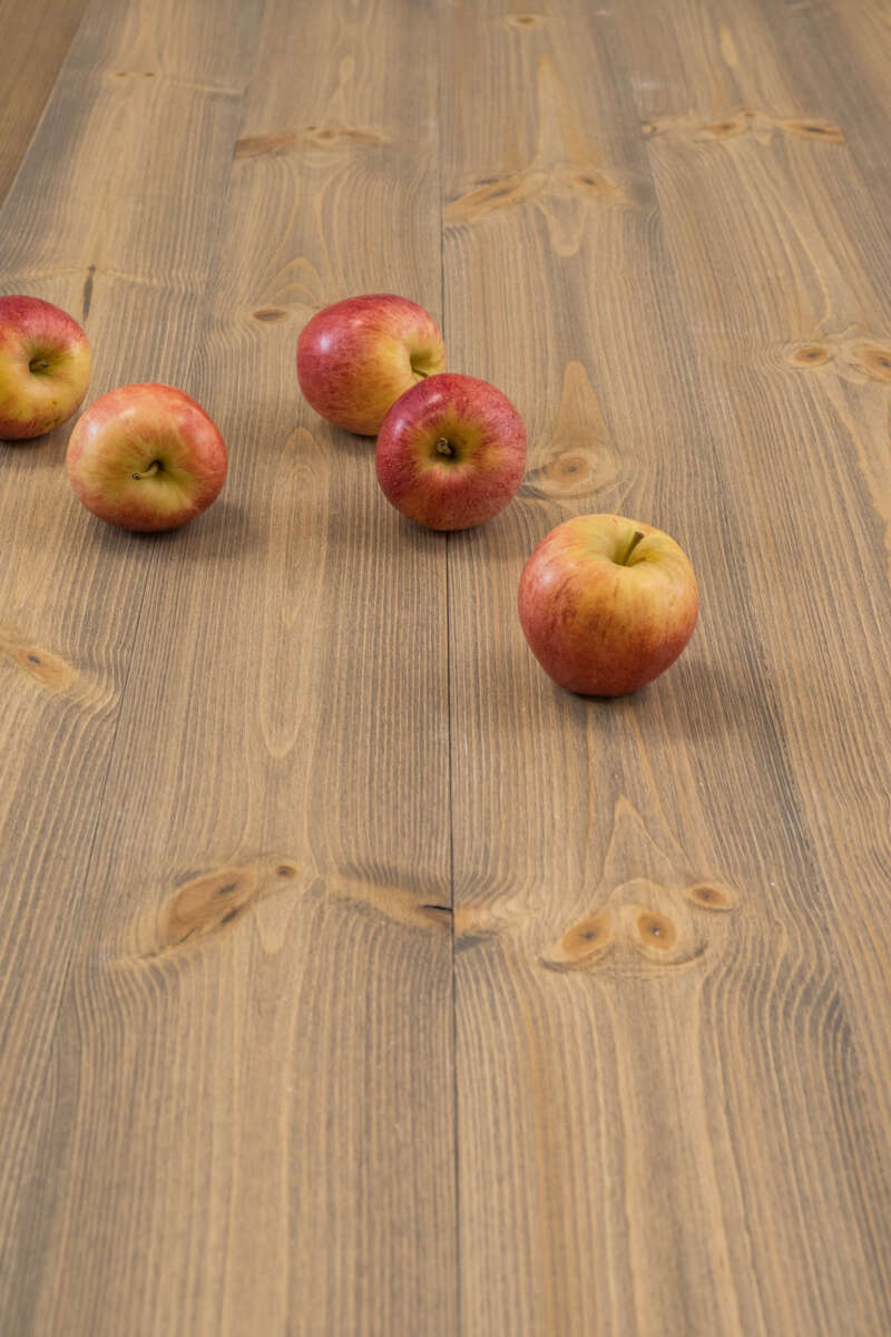 Moelven Kongle børstet furu heltregulv 20x117x2200