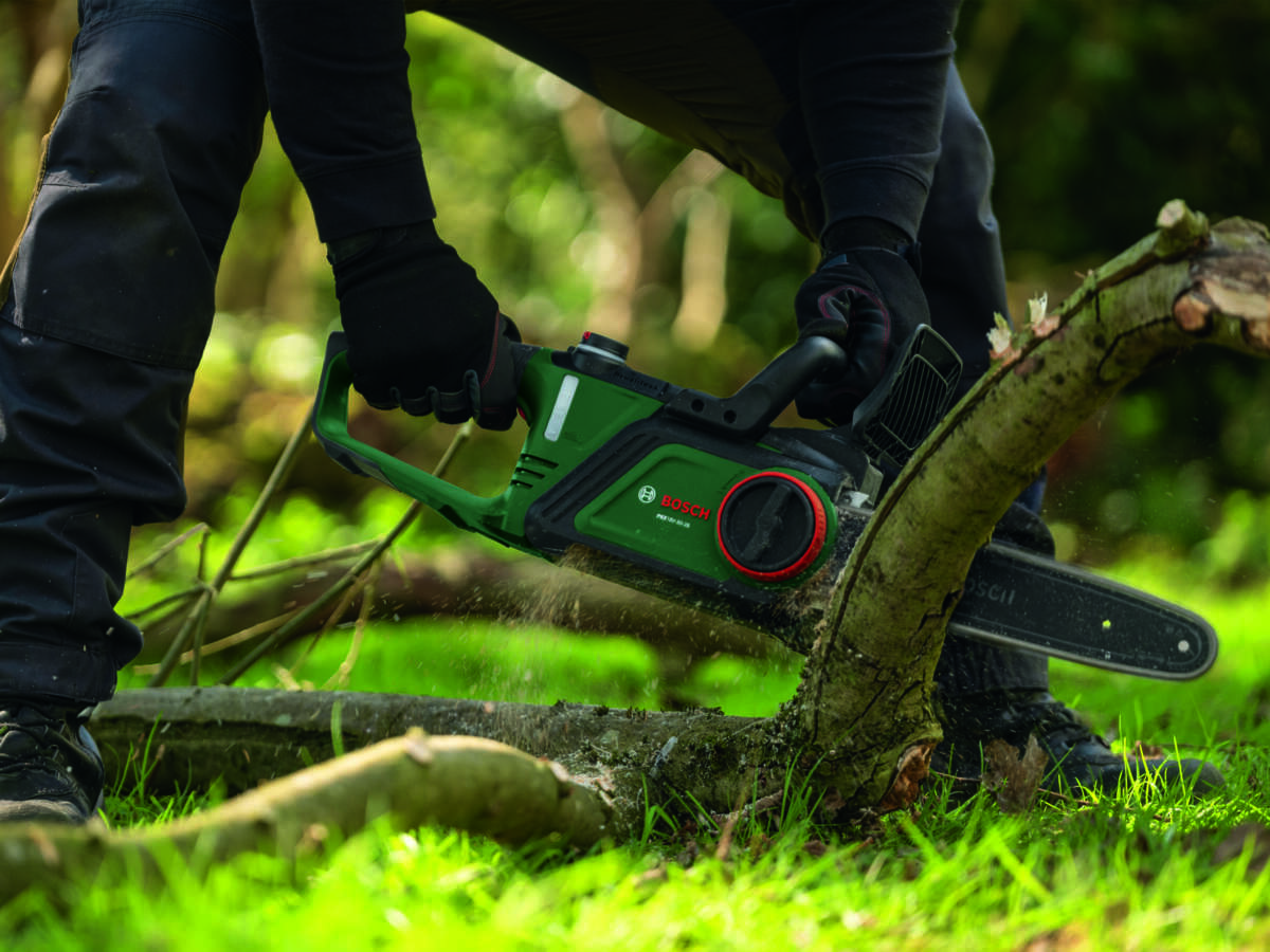 Motorsag PKE18V-30-28 uten batteri og lader