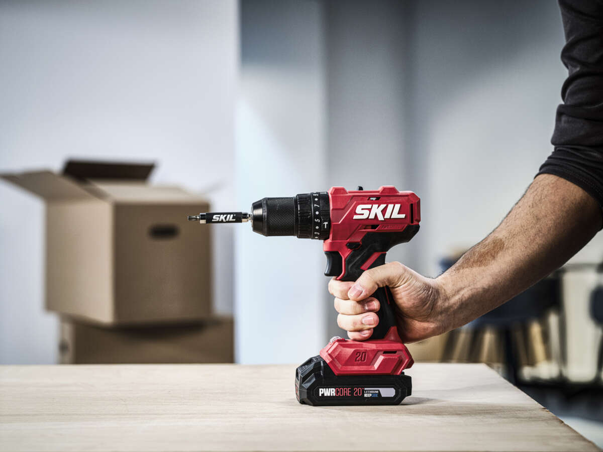 Skil 3021 RC bil og slagdrill m/batteri